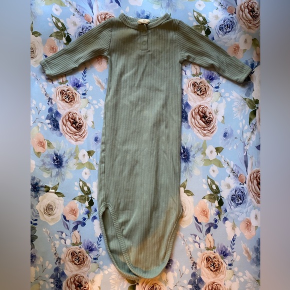 Brand new without tags Baby Dren knotted gown - Picture 2 of 4